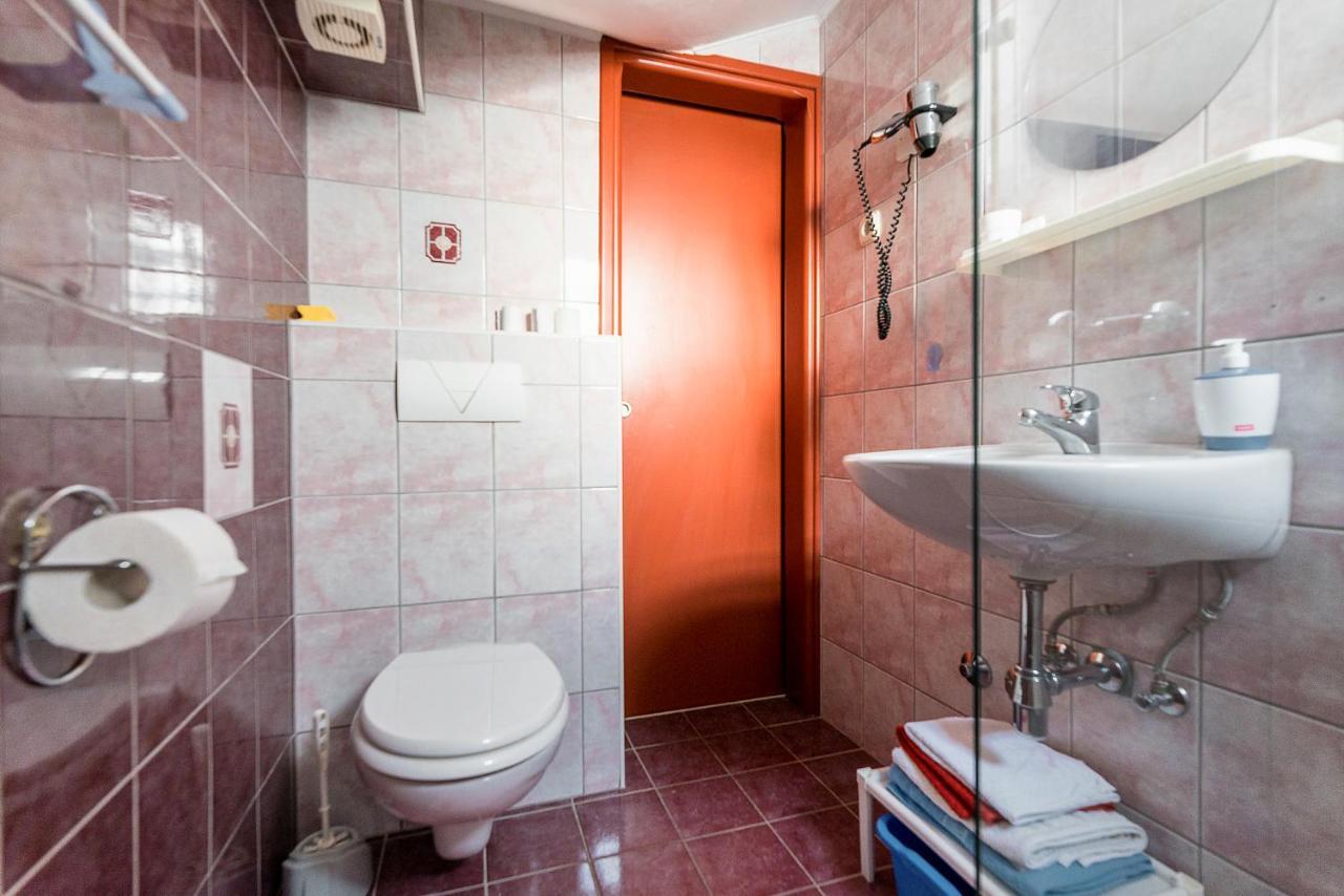 Apartmani Sara Hvar Town Bagian luar foto